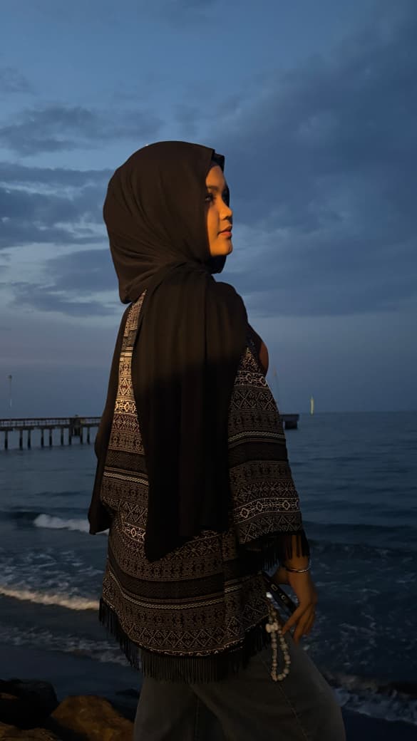 Nadia Qausari